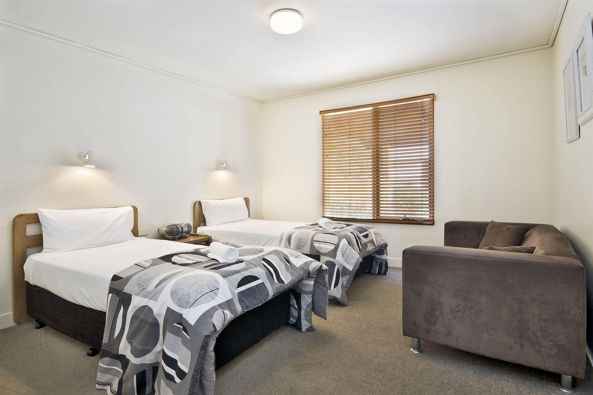 Lornebeach Apartments
