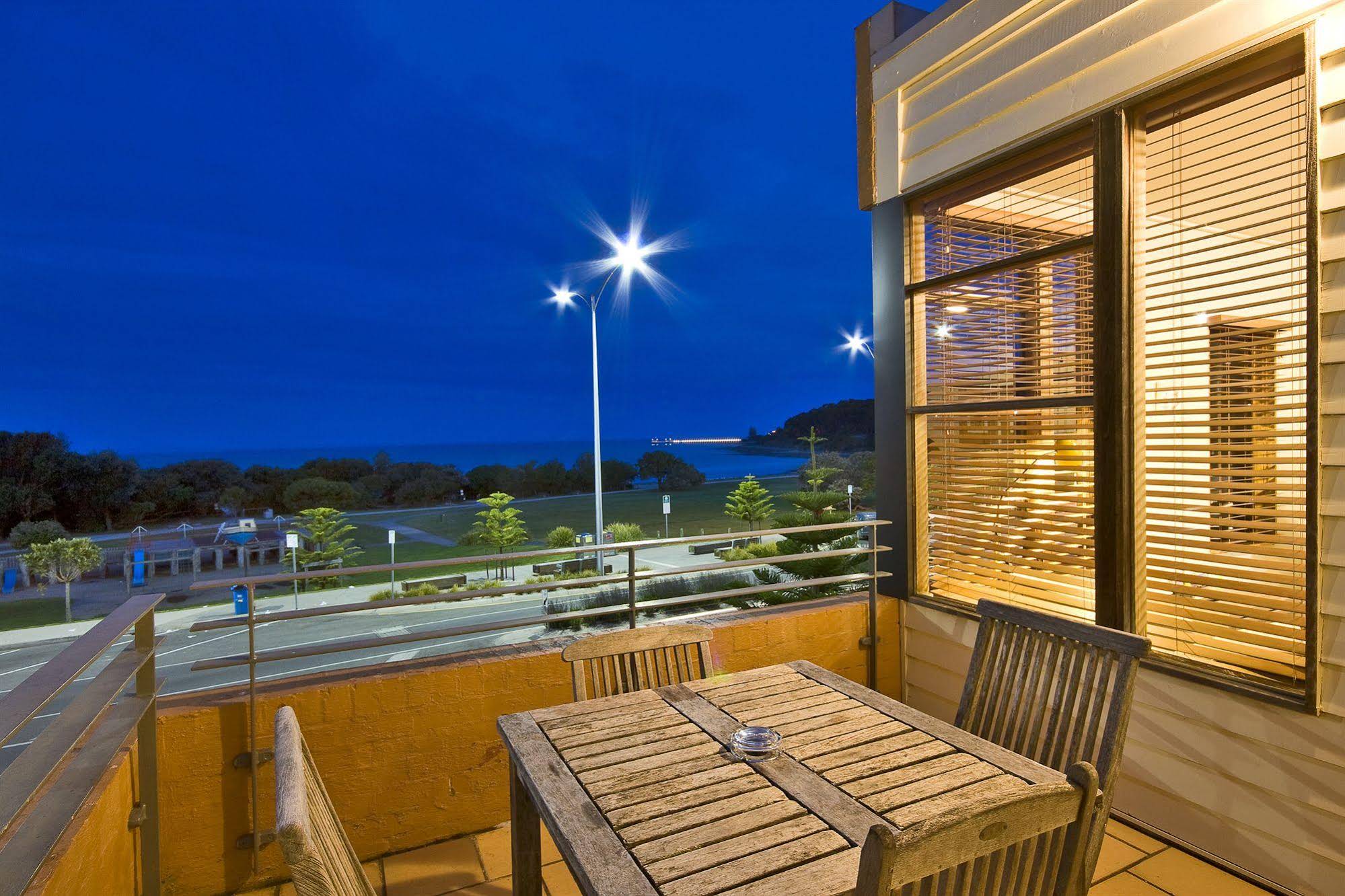 Lornebeach Apartments