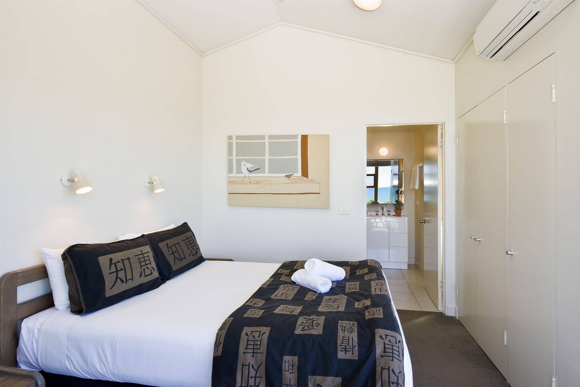 Lornebeach Apartments