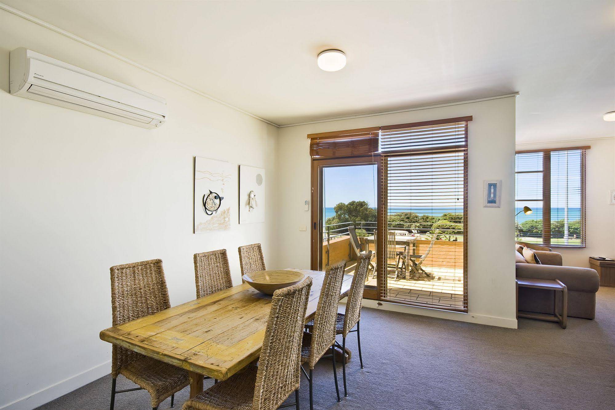 Lornebeach Apartments