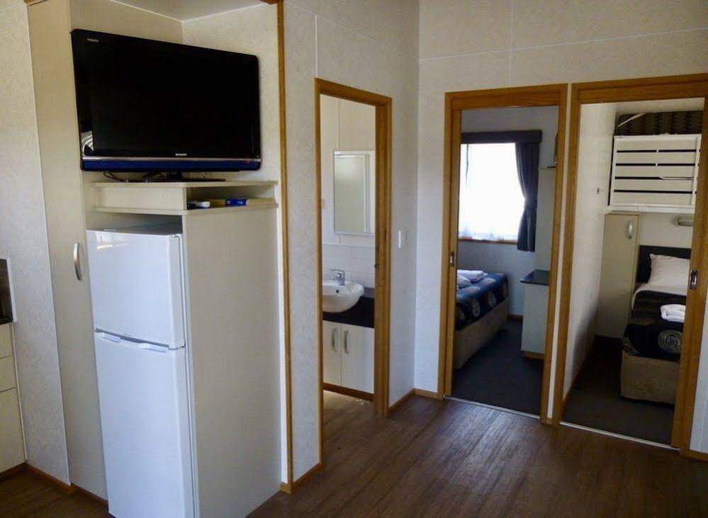 Golden Country Motel and Caravan Park