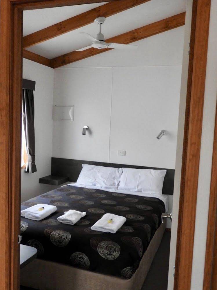 Golden Country Motel and Caravan Park