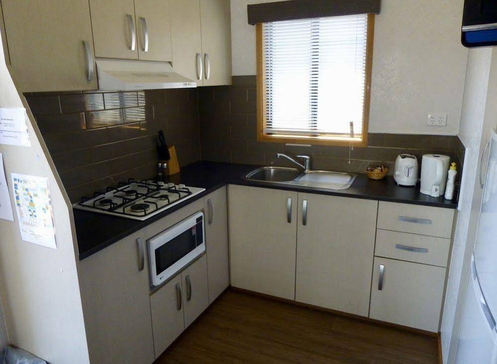 Golden Country Motel and Caravan Park