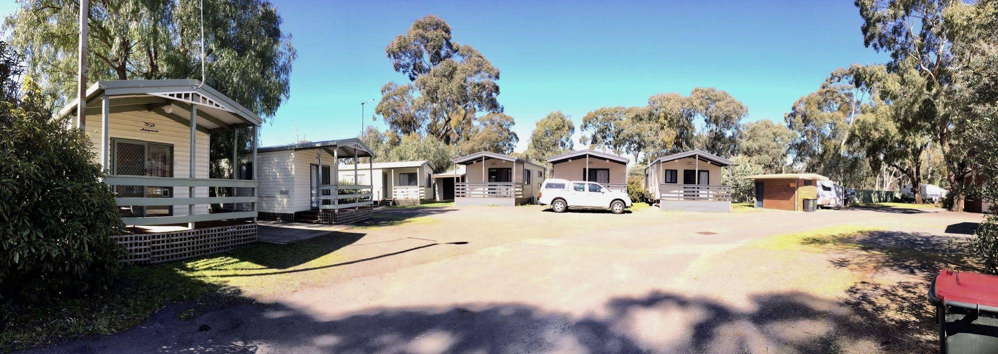 Golden Country Motel and Caravan Park