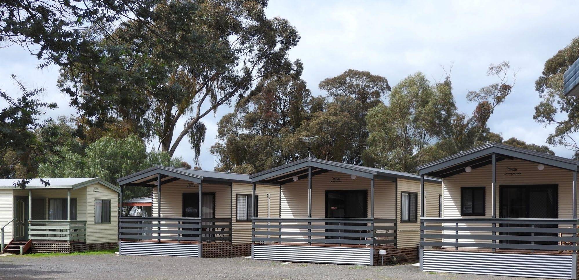 Golden Country Motel and Caravan Park