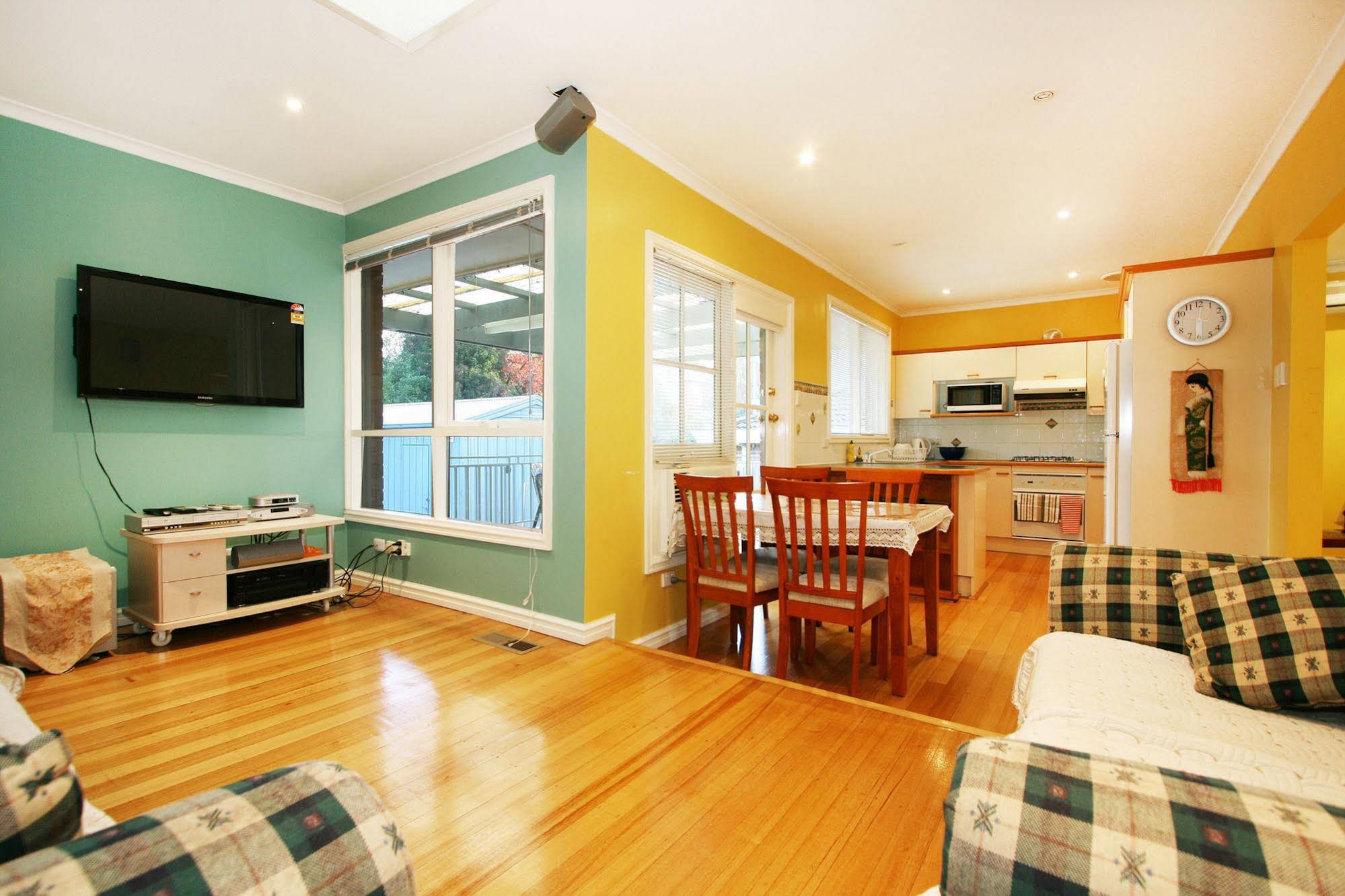 62 Roseland Grove Holiday House