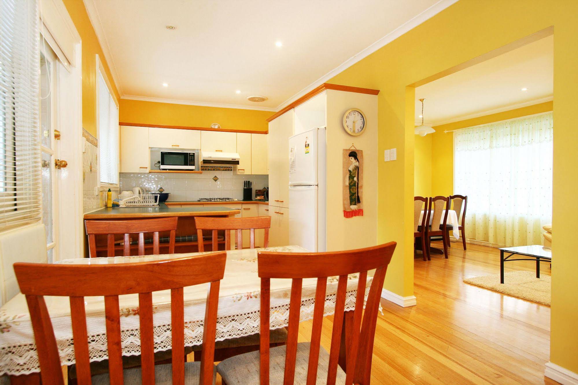 62 Roseland Grove Holiday House