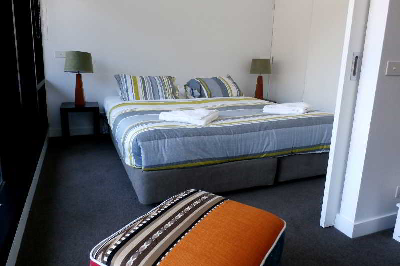 Aura On Flinders Serviced Apartments