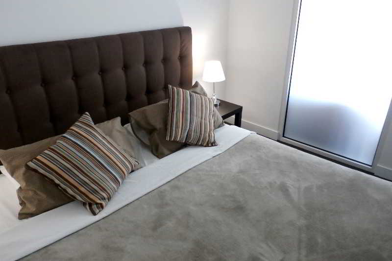 Aura On Flinders Serviced Apartments