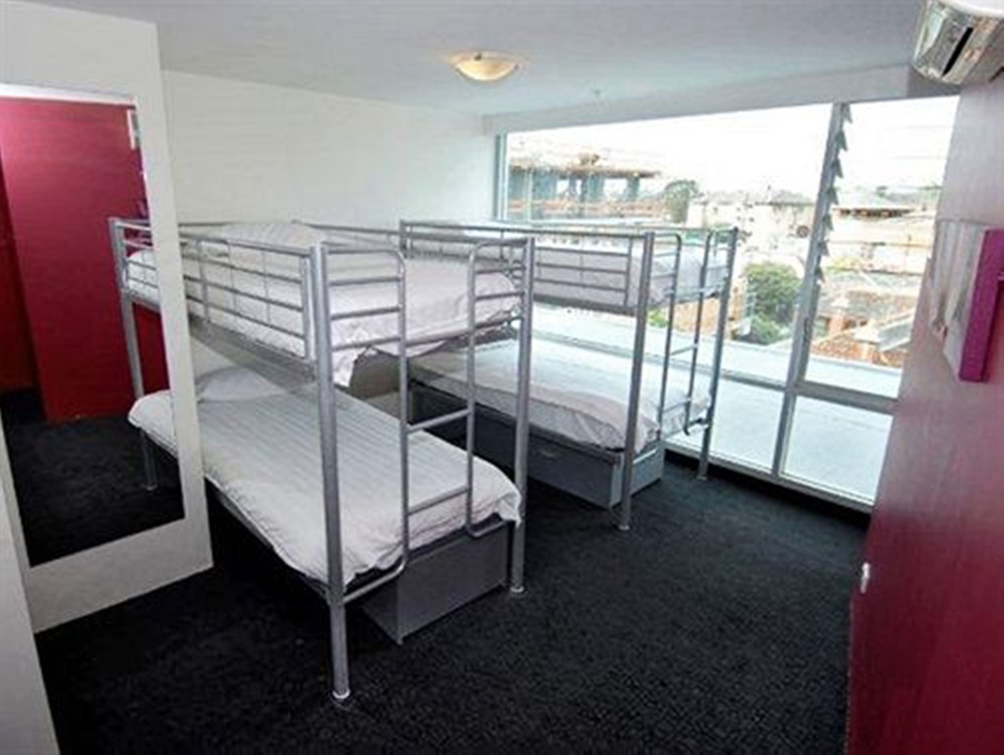 Nomads St Kilda Hostel