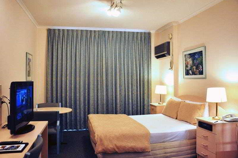 Best Western Airport Motel & Convention Centre