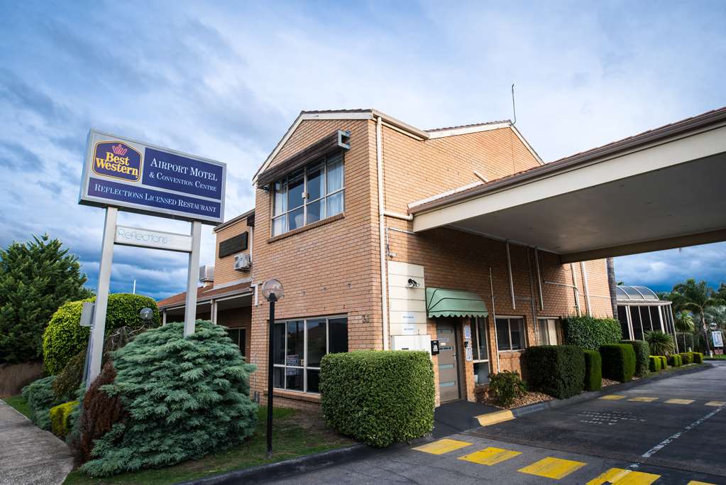 Best Western Airport Motel & Convention Centre