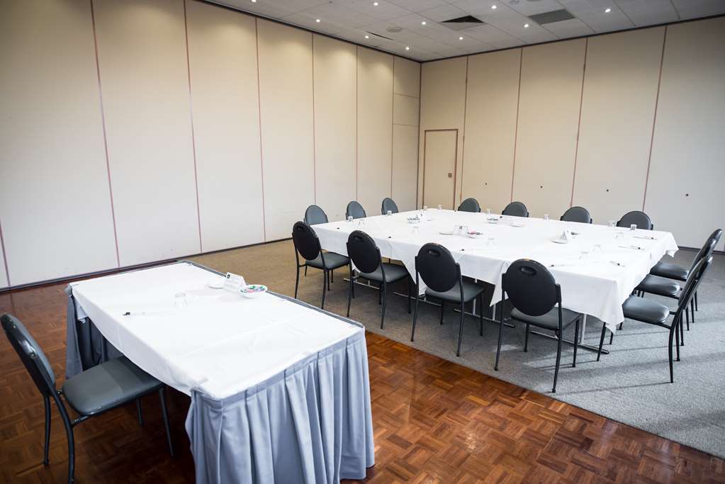 Best Western Airport Motel & Convention Centre