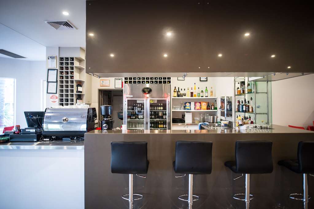 Best Western Airport Motel & Convention Centre