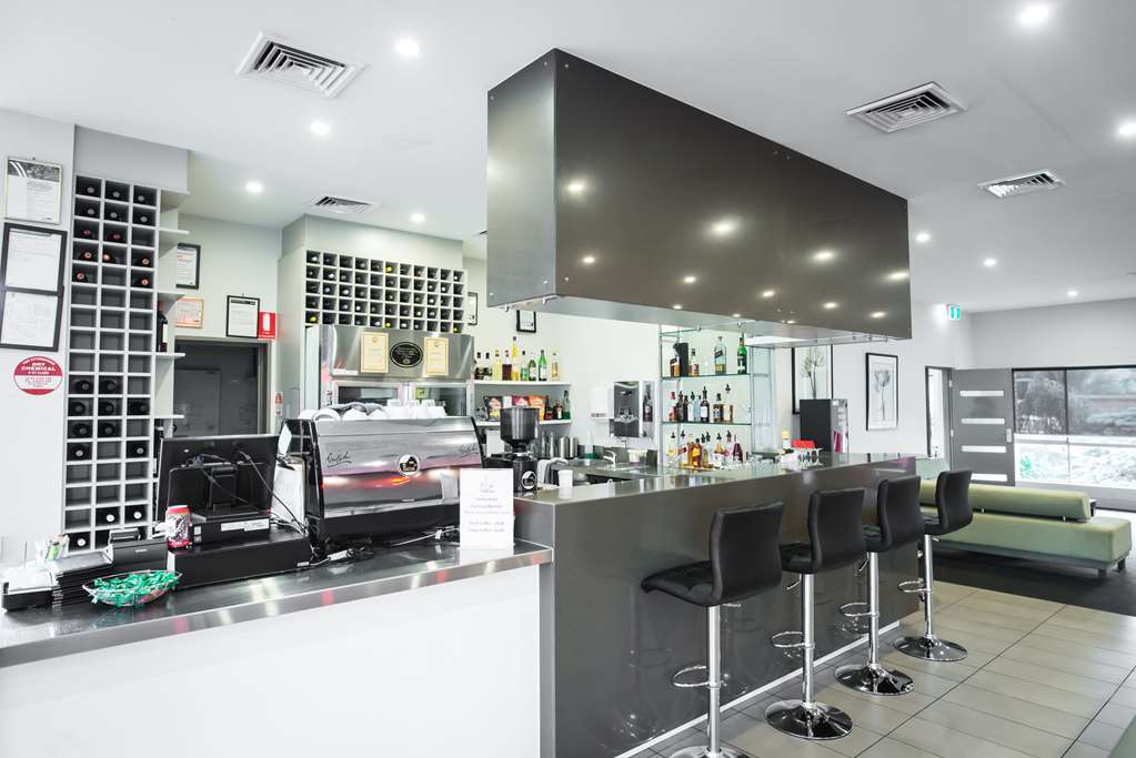 Best Western Airport Motel & Convention Centre