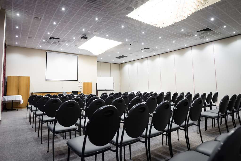 Best Western Airport Motel & Convention Centre