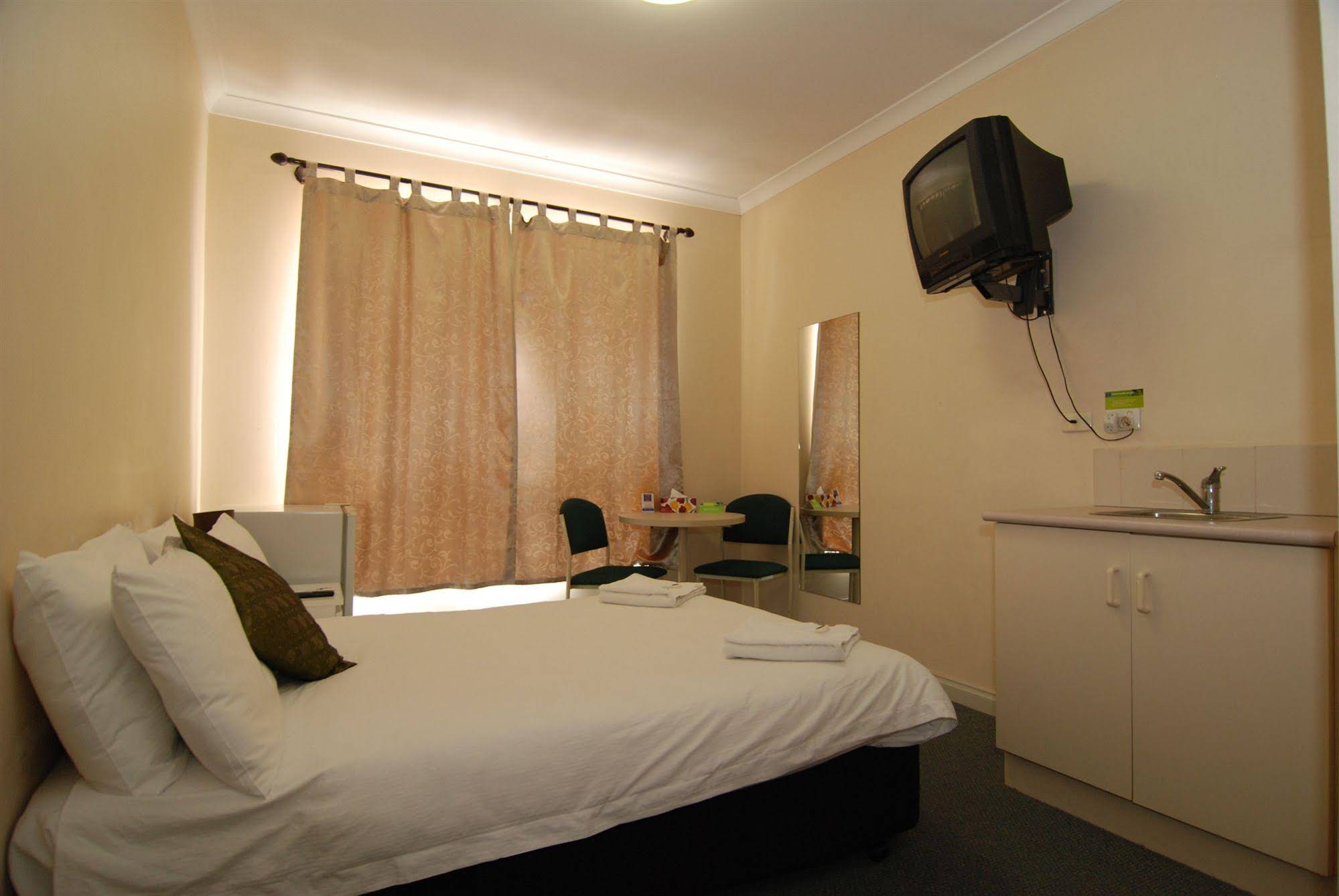 Brunswick Tower Hotel