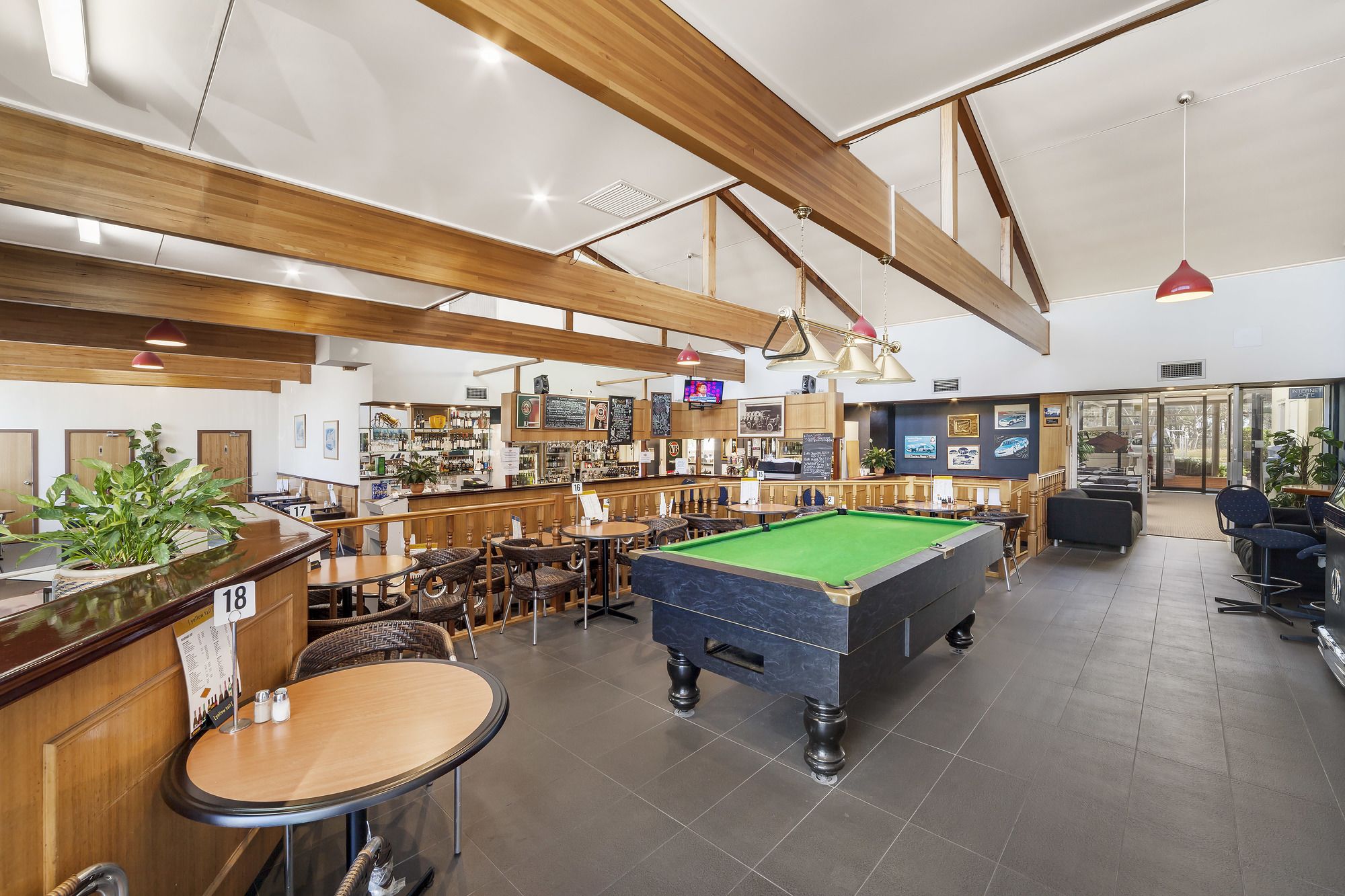 Ciloms Airport Lodge