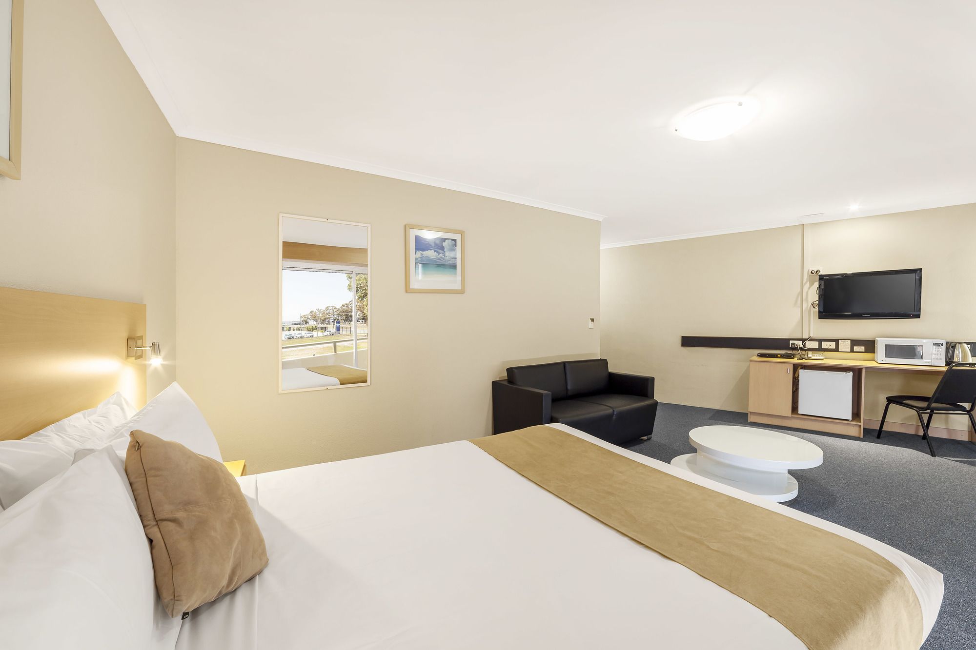 Ciloms Airport Lodge