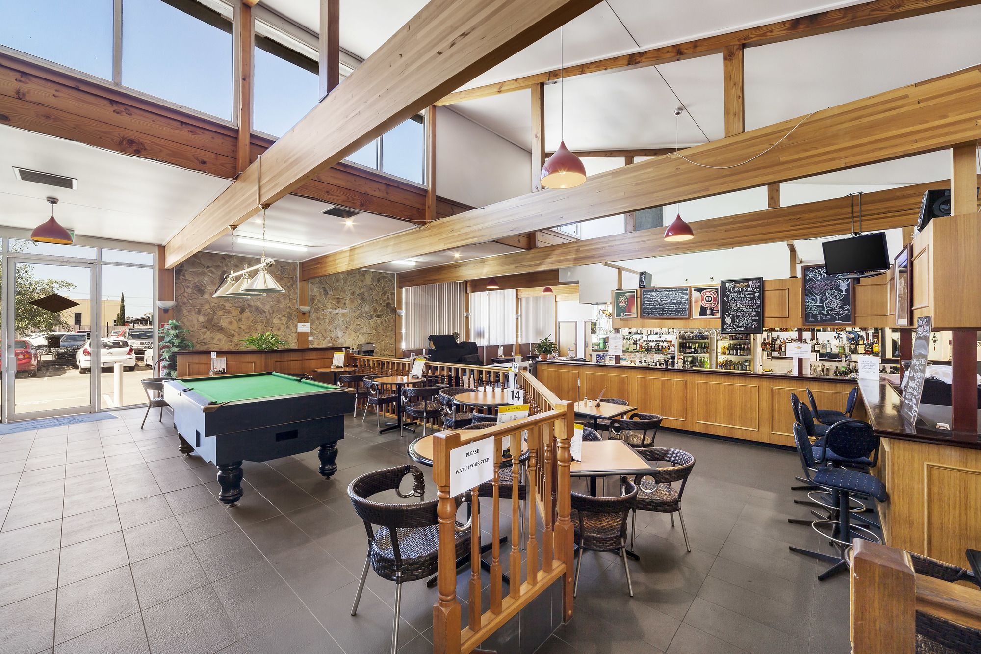Ciloms Airport Lodge