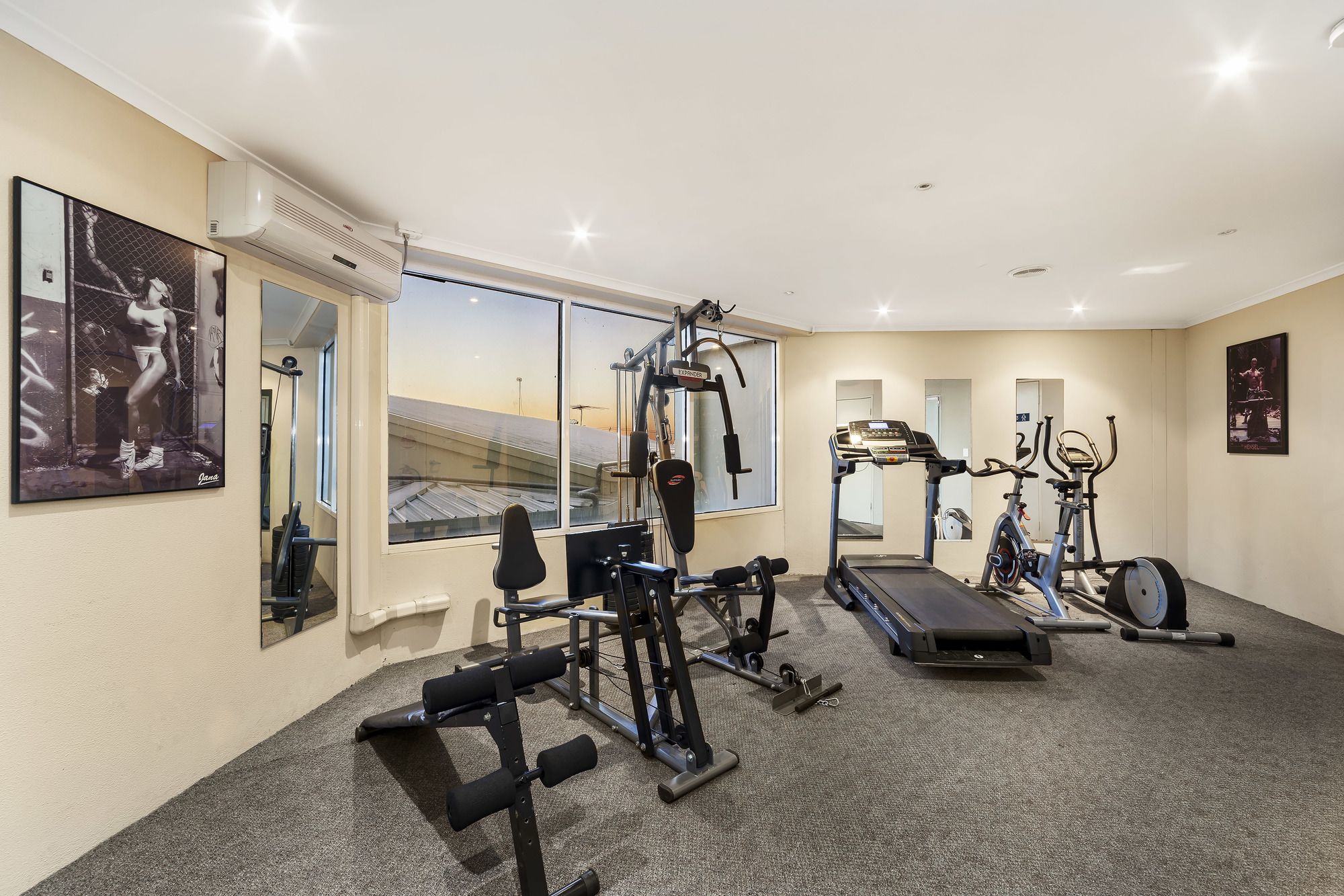 Ciloms Airport Lodge
