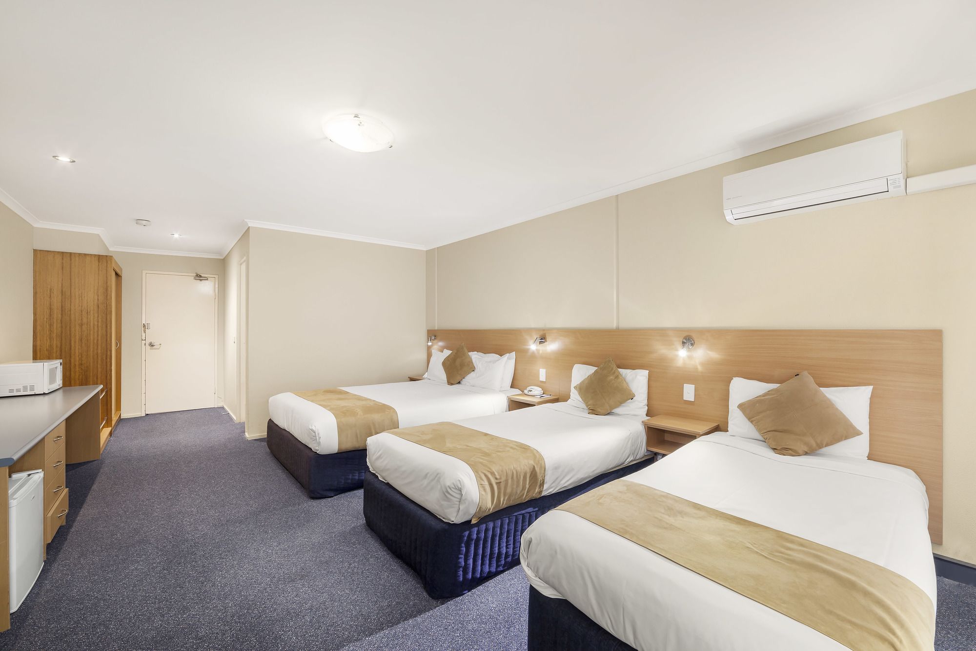 Ciloms Airport Lodge