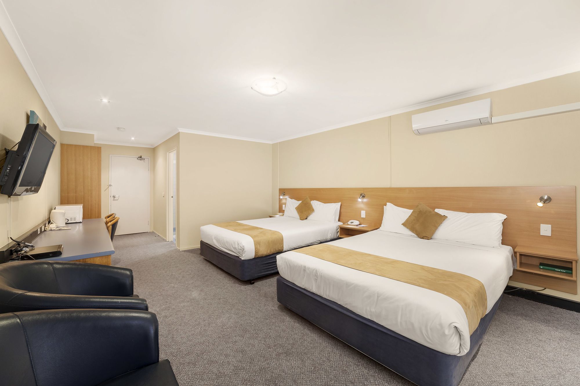 Ciloms Airport Lodge