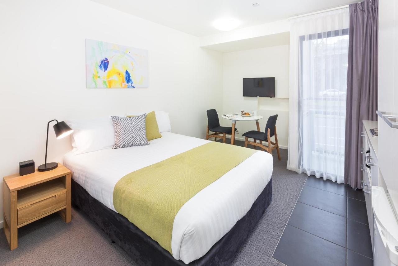 City Edge North Melbourne Apartment Hotel