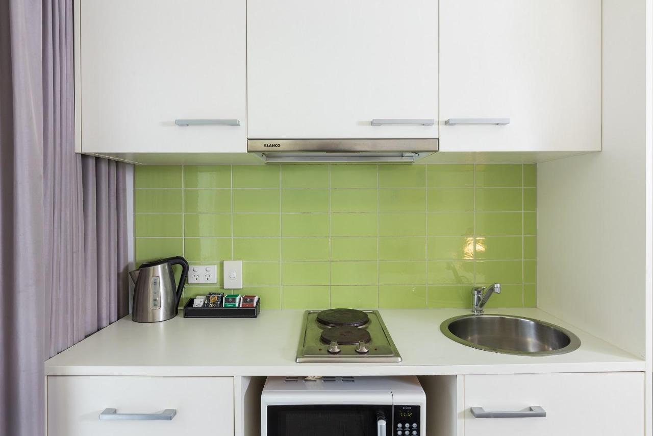 City Edge North Melbourne Apartment Hotel