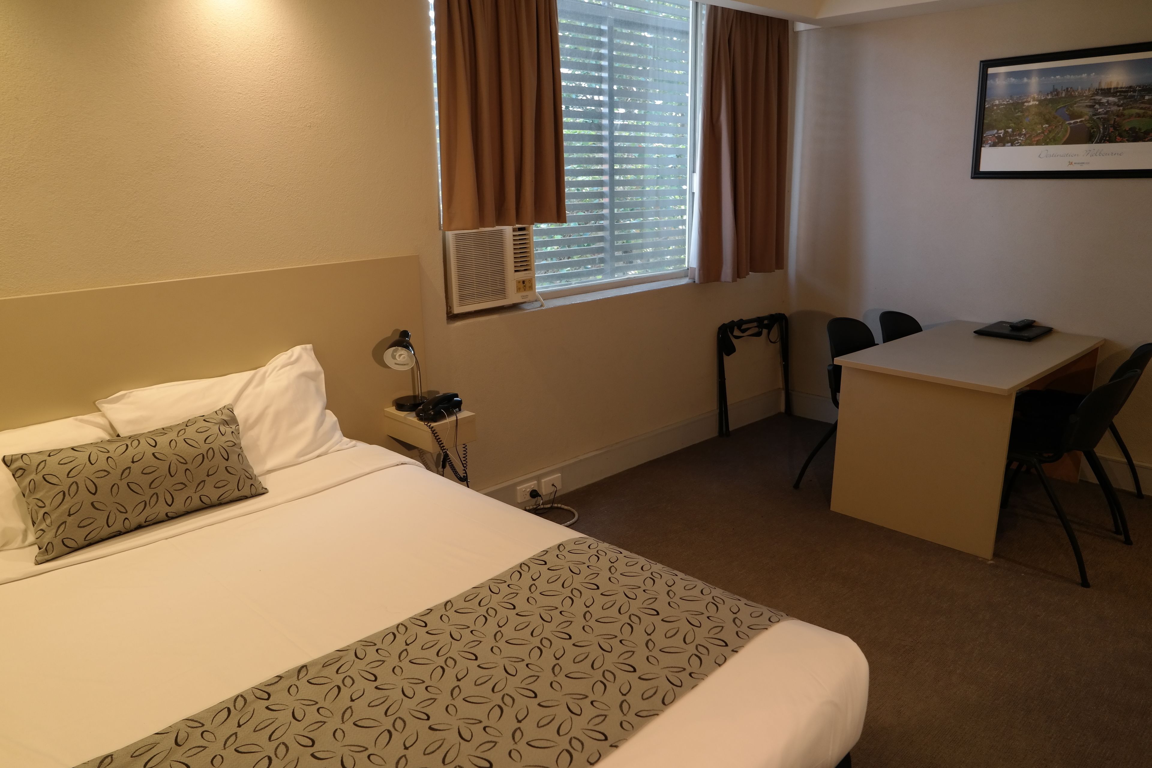 Econo Lodge Parkville Place