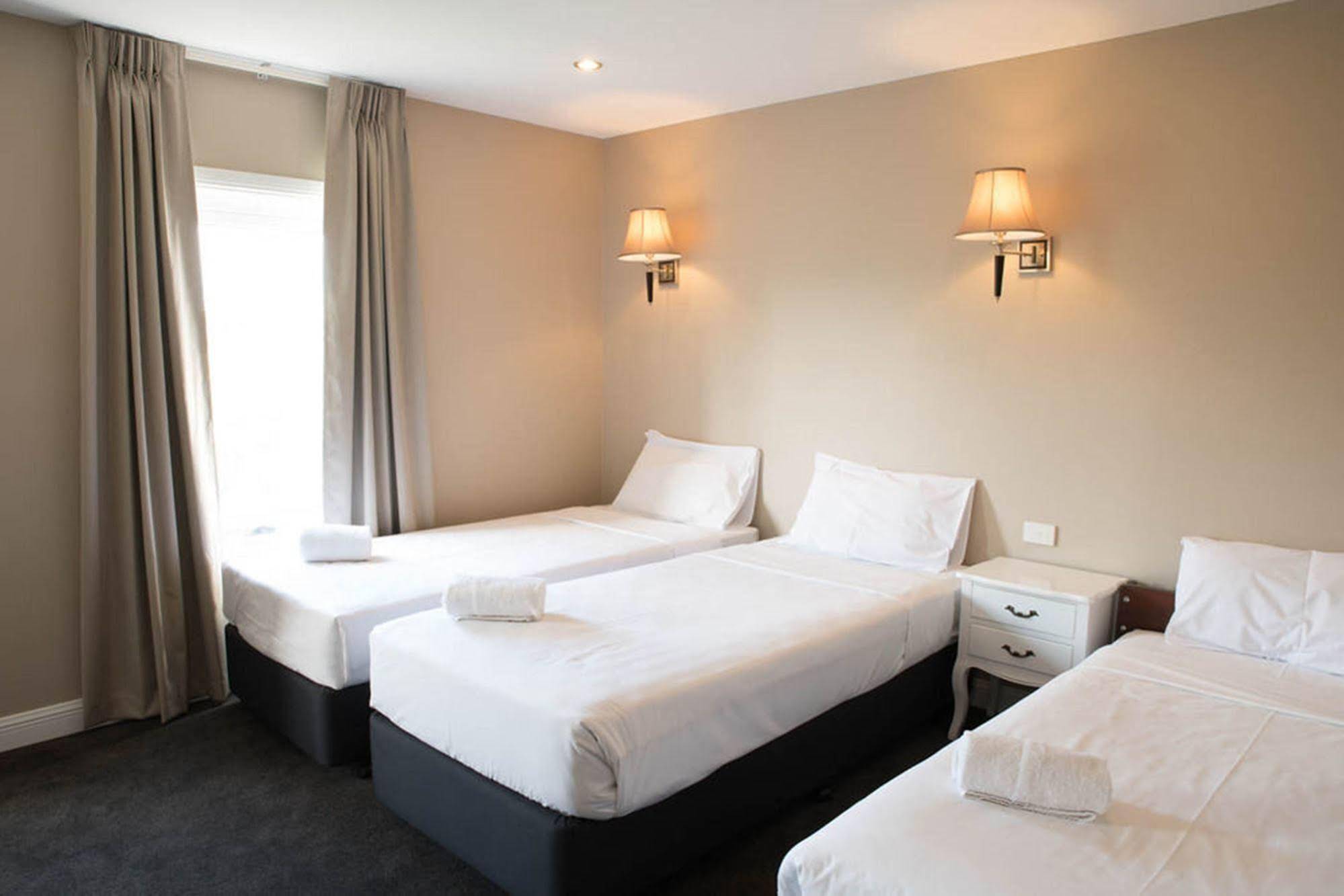 Lily Sands Inn