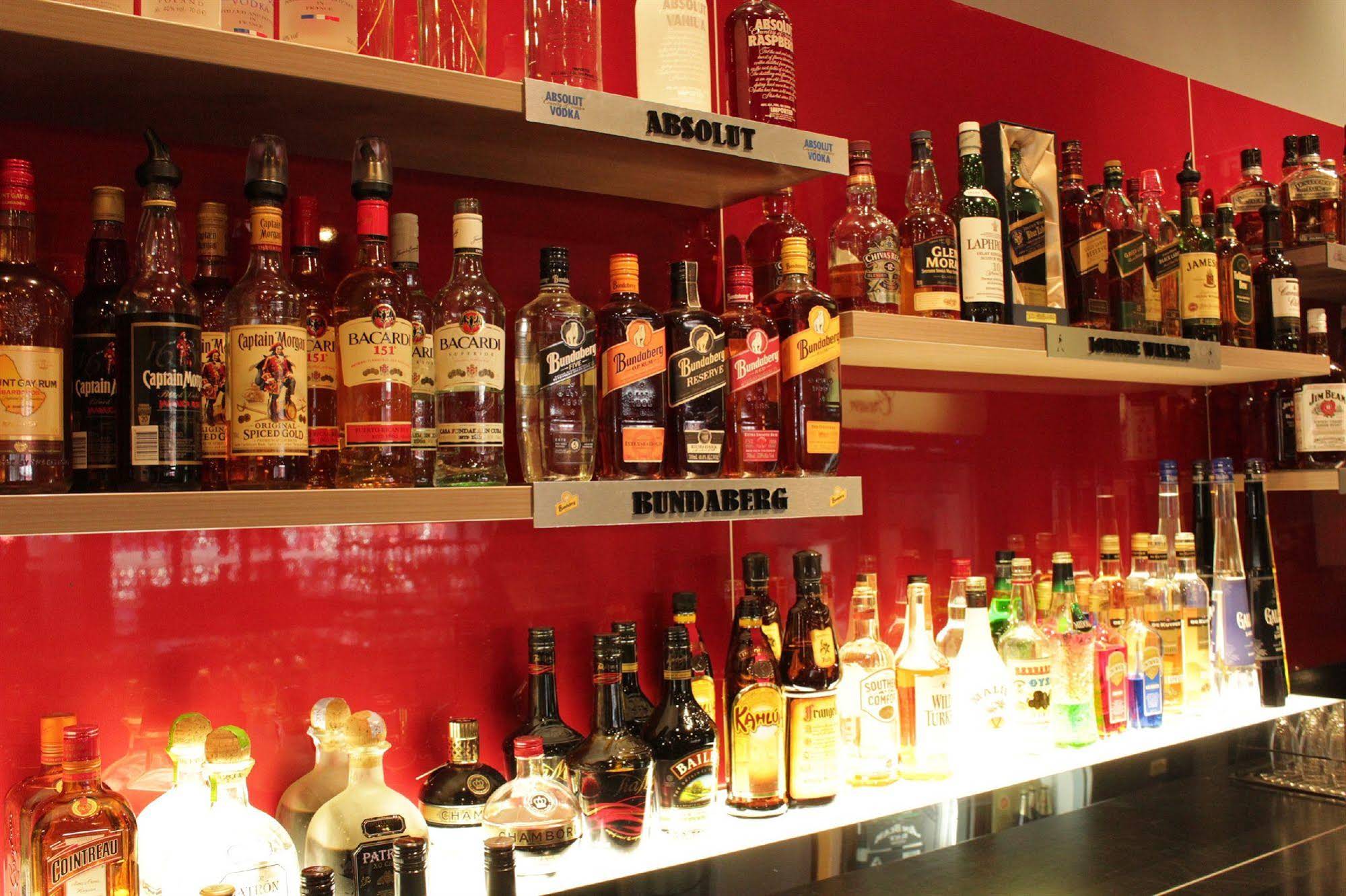 Nightcap at Matthew Flinders Hotel