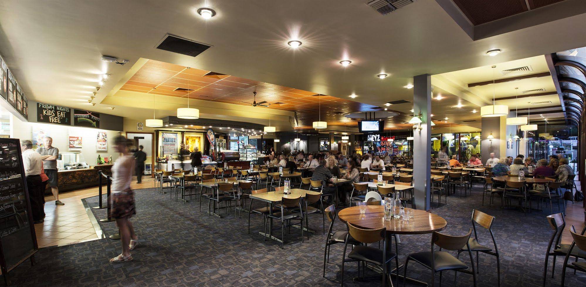 Nightcap at Matthew Flinders Hotel