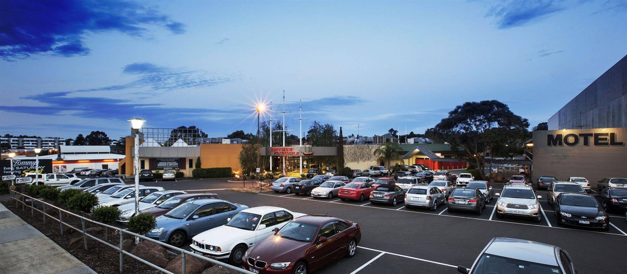 Nightcap at Matthew Flinders Hotel