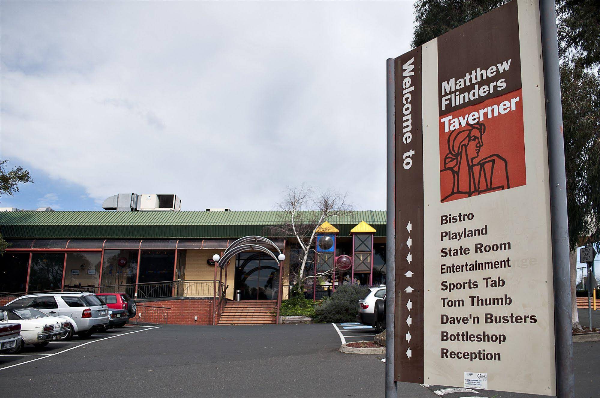 Nightcap at Matthew Flinders Hotel