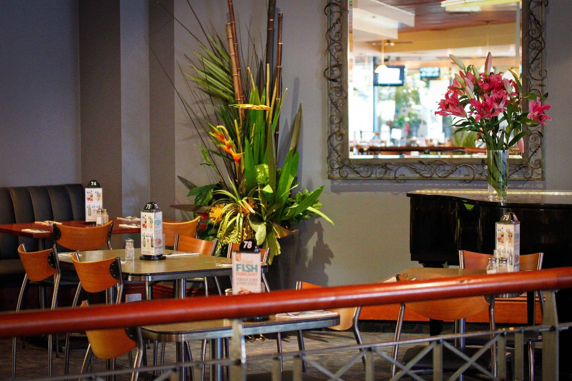 Nightcap at Matthew Flinders Hotel