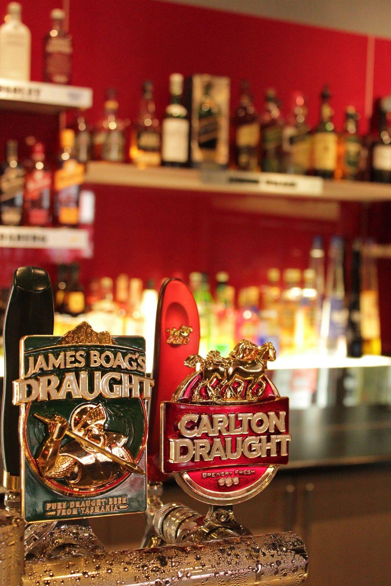 Nightcap at Matthew Flinders Hotel