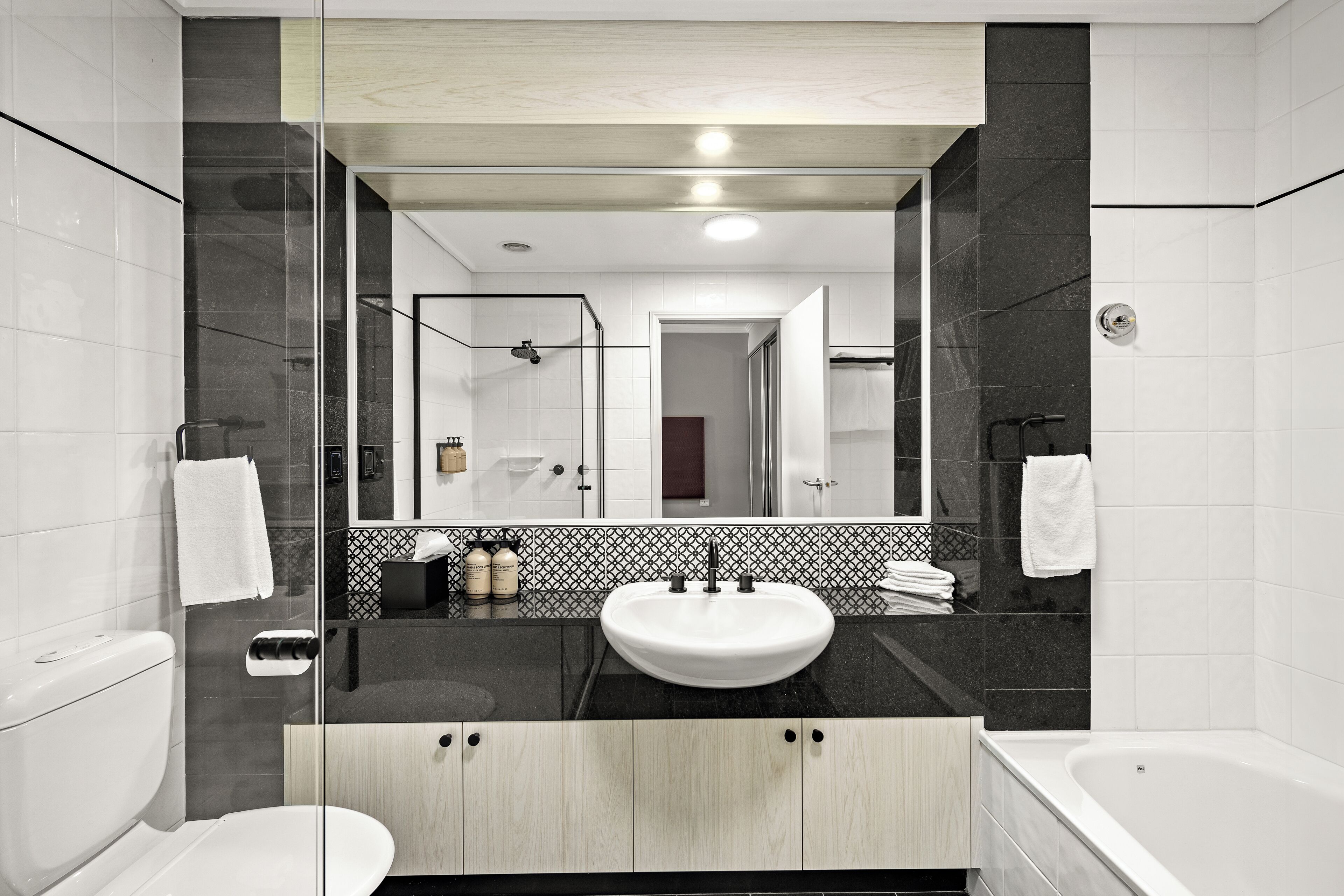 Melbourne City Suites