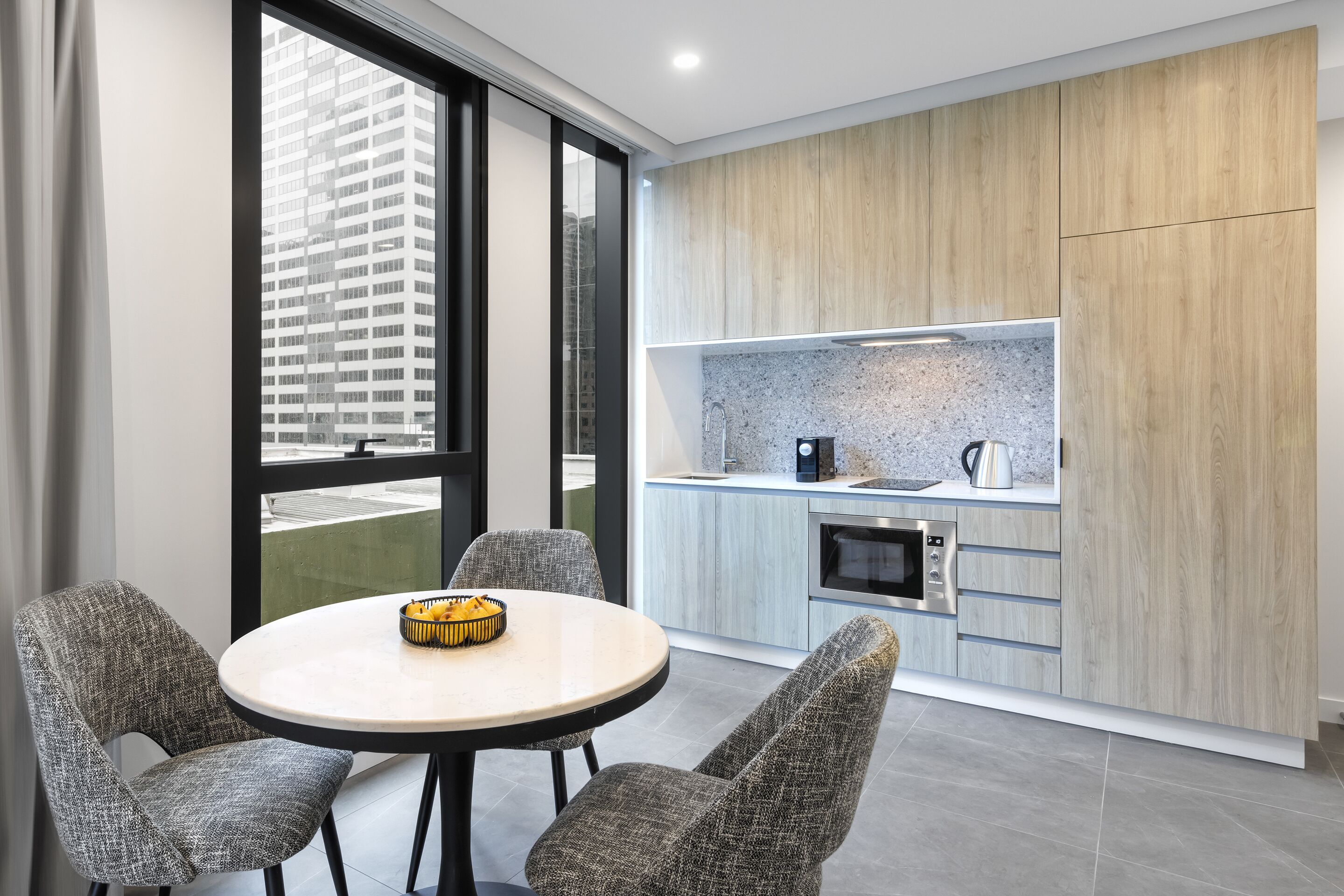 Meriton Suites King Street Melbourne