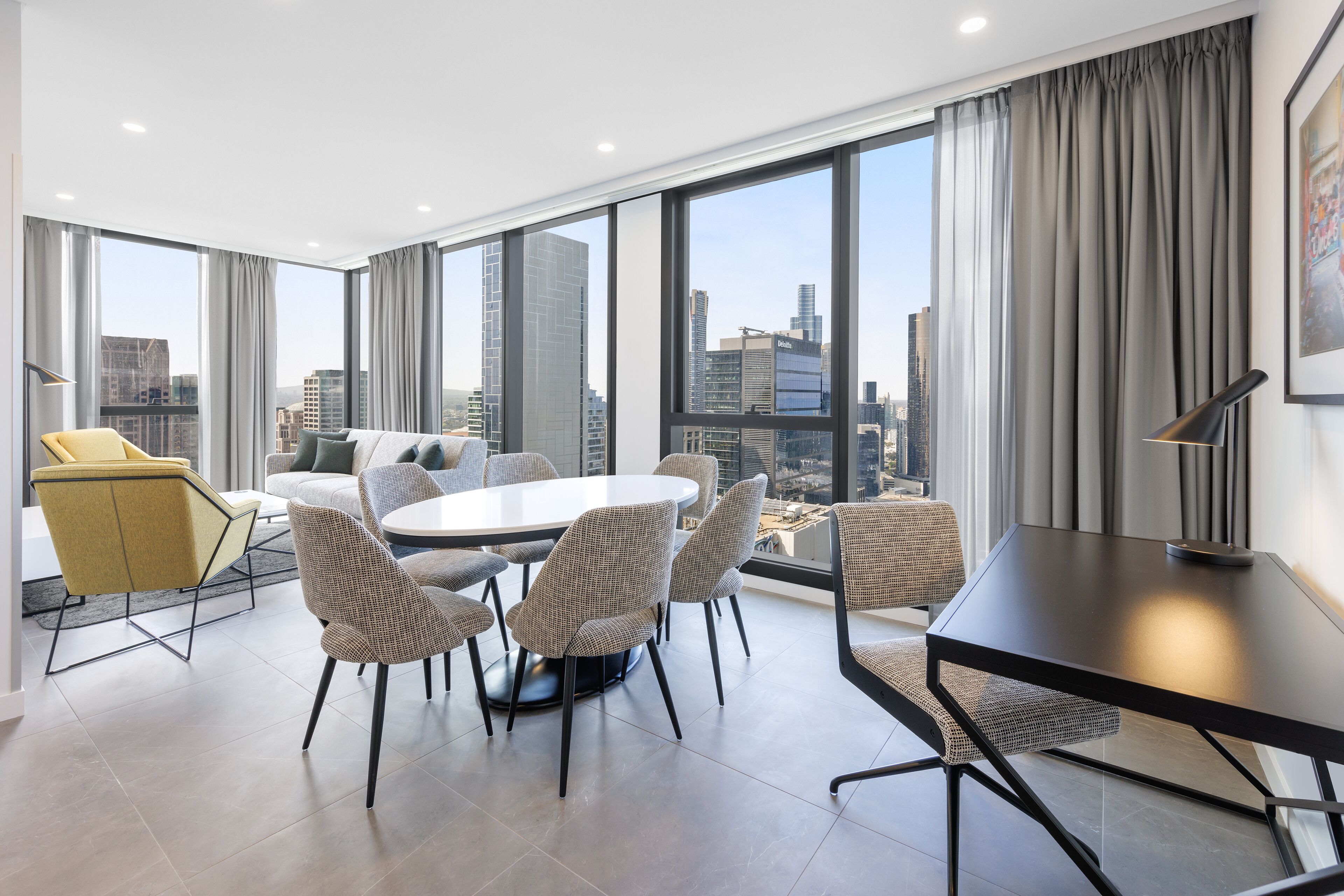 Meriton Suites King Street Melbourne