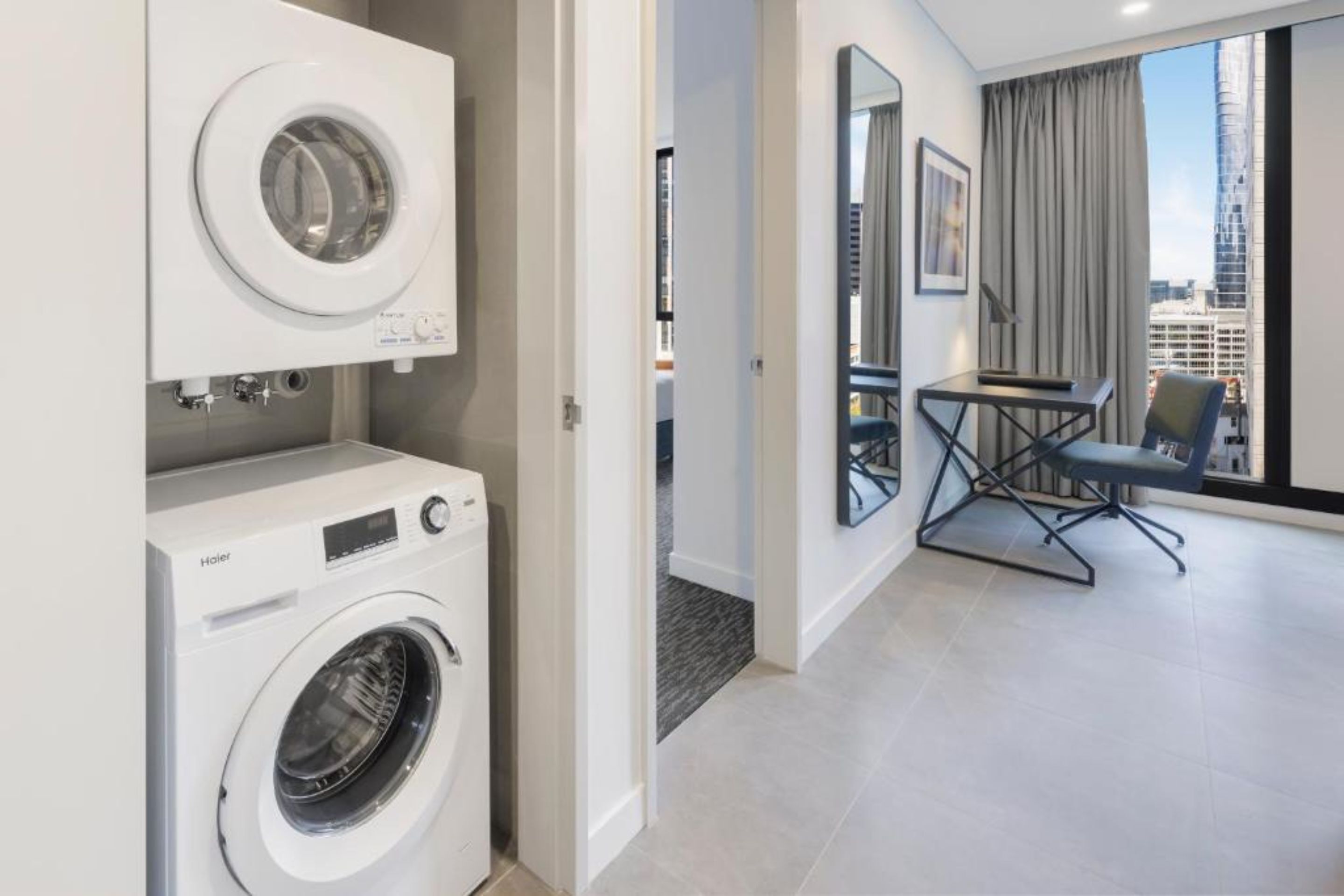 Meriton Suites King Street Melbourne