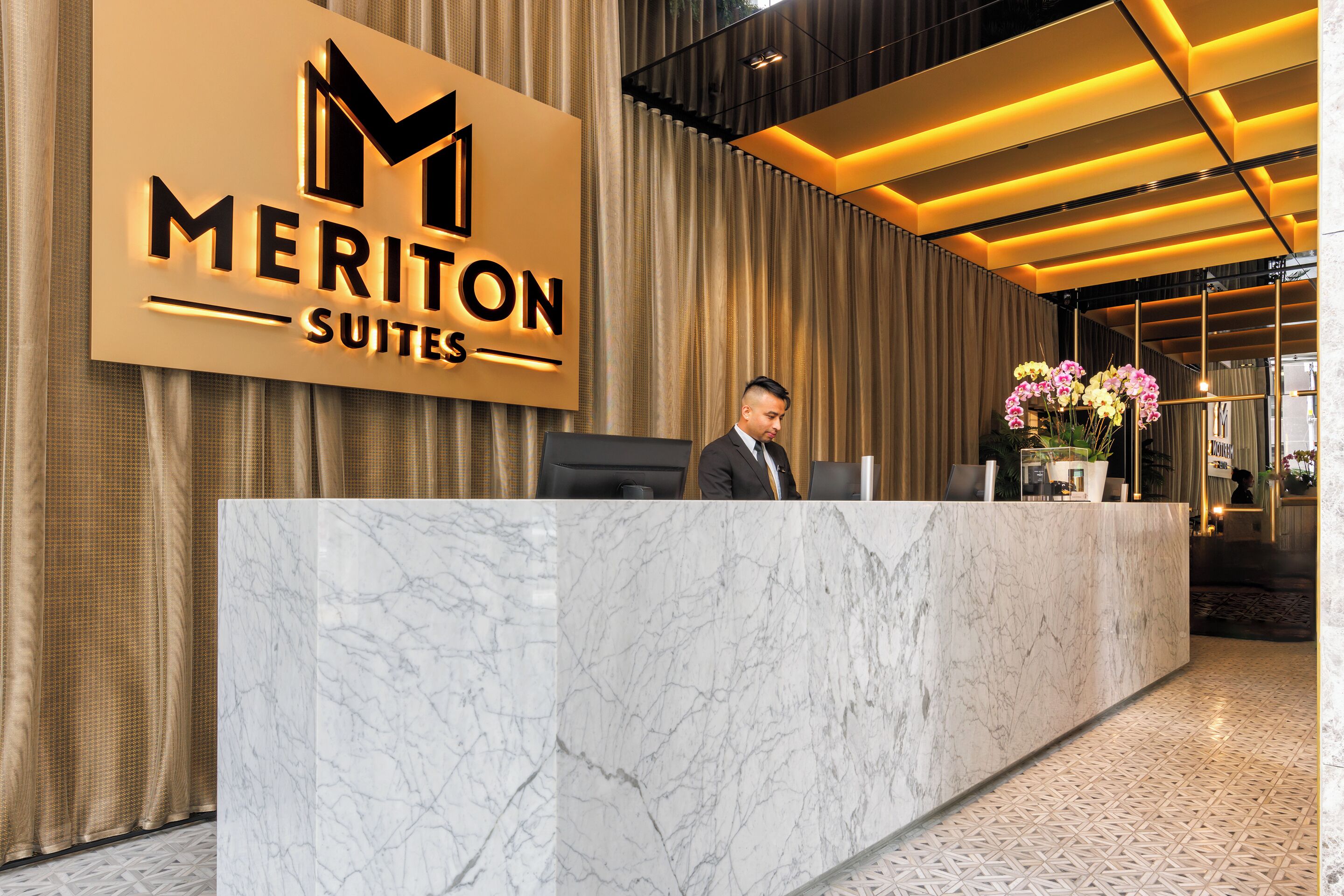 Meriton Suites King Street Melbourne
