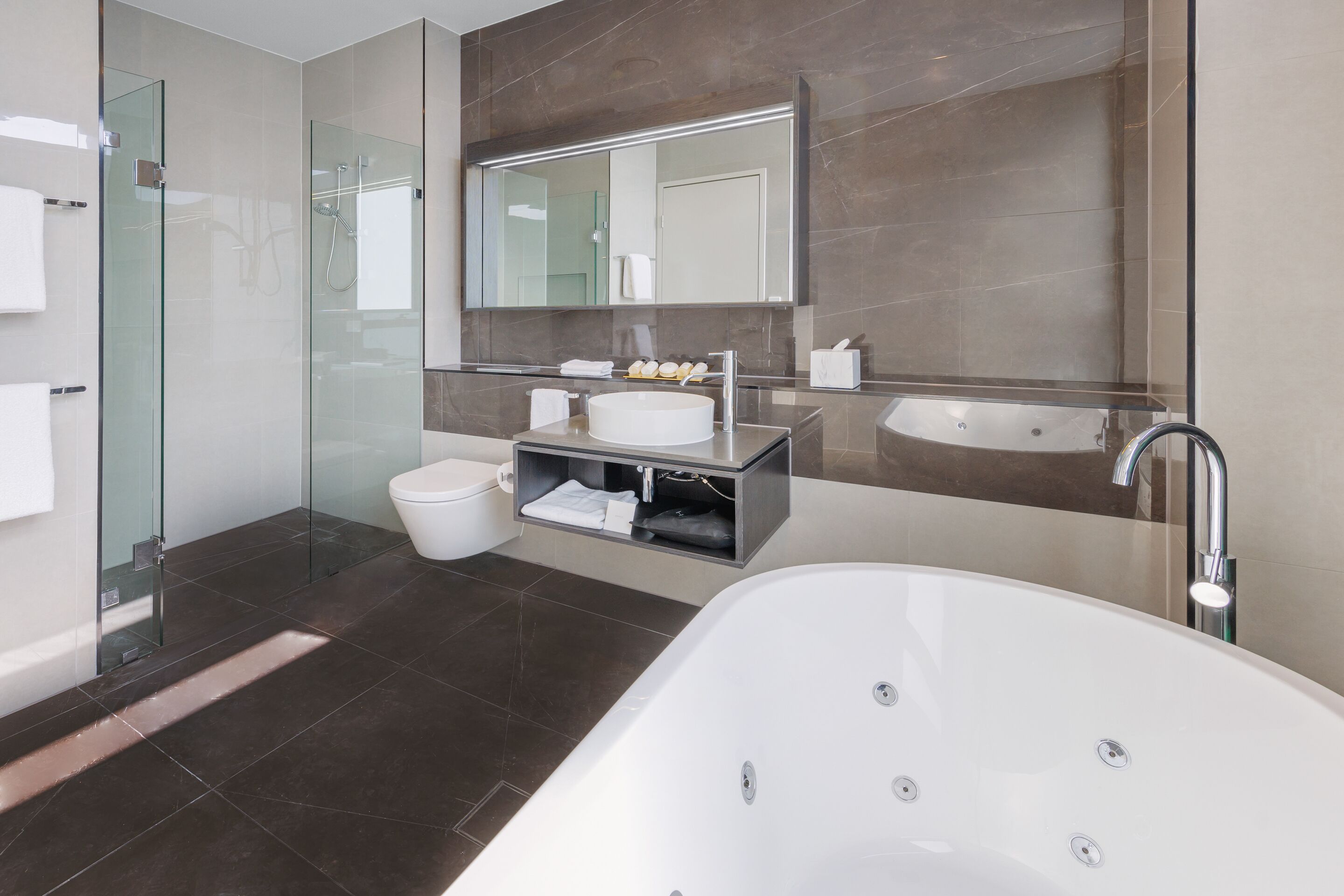 Meriton Suites King Street Melbourne