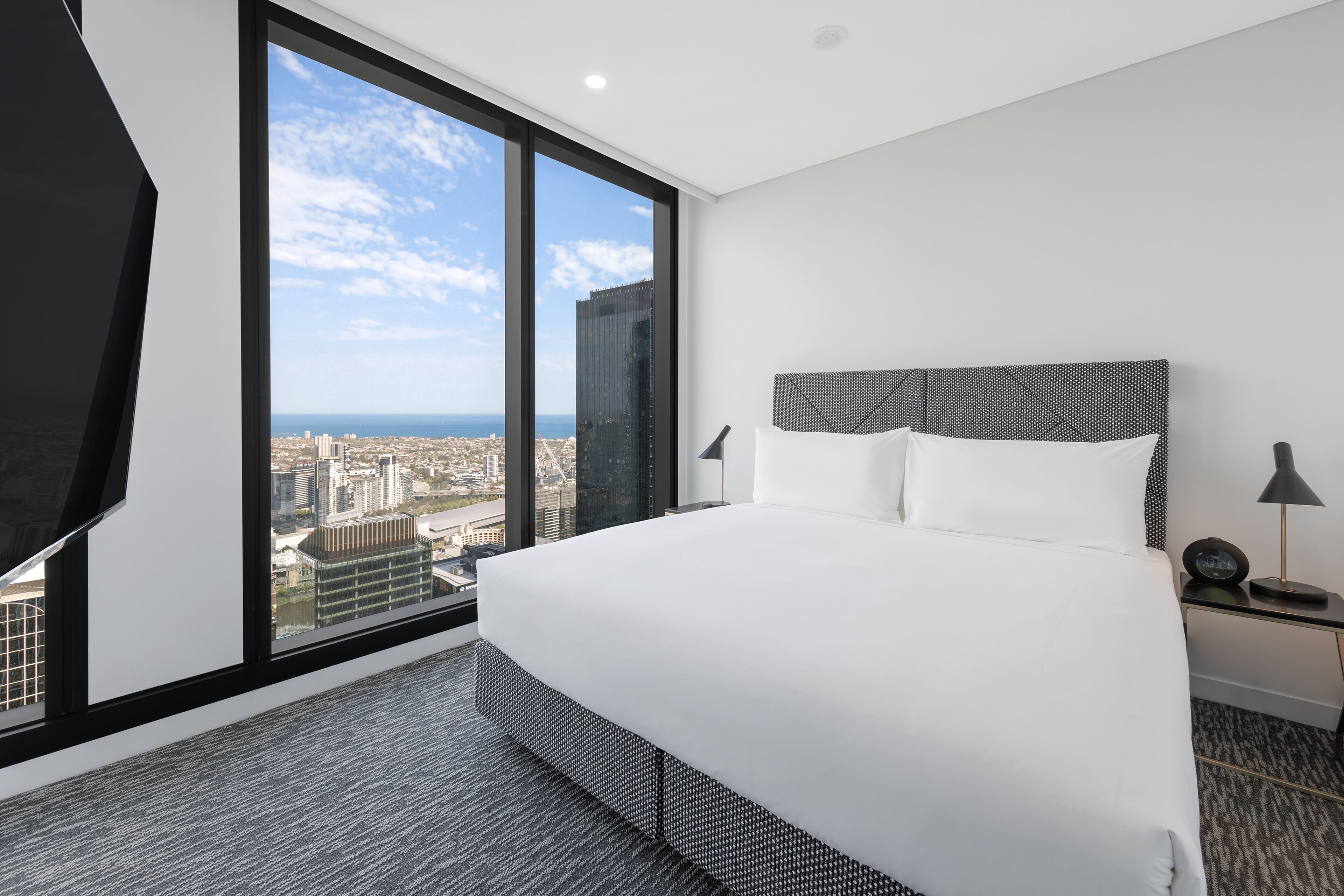 Meriton Suites King Street Melbourne