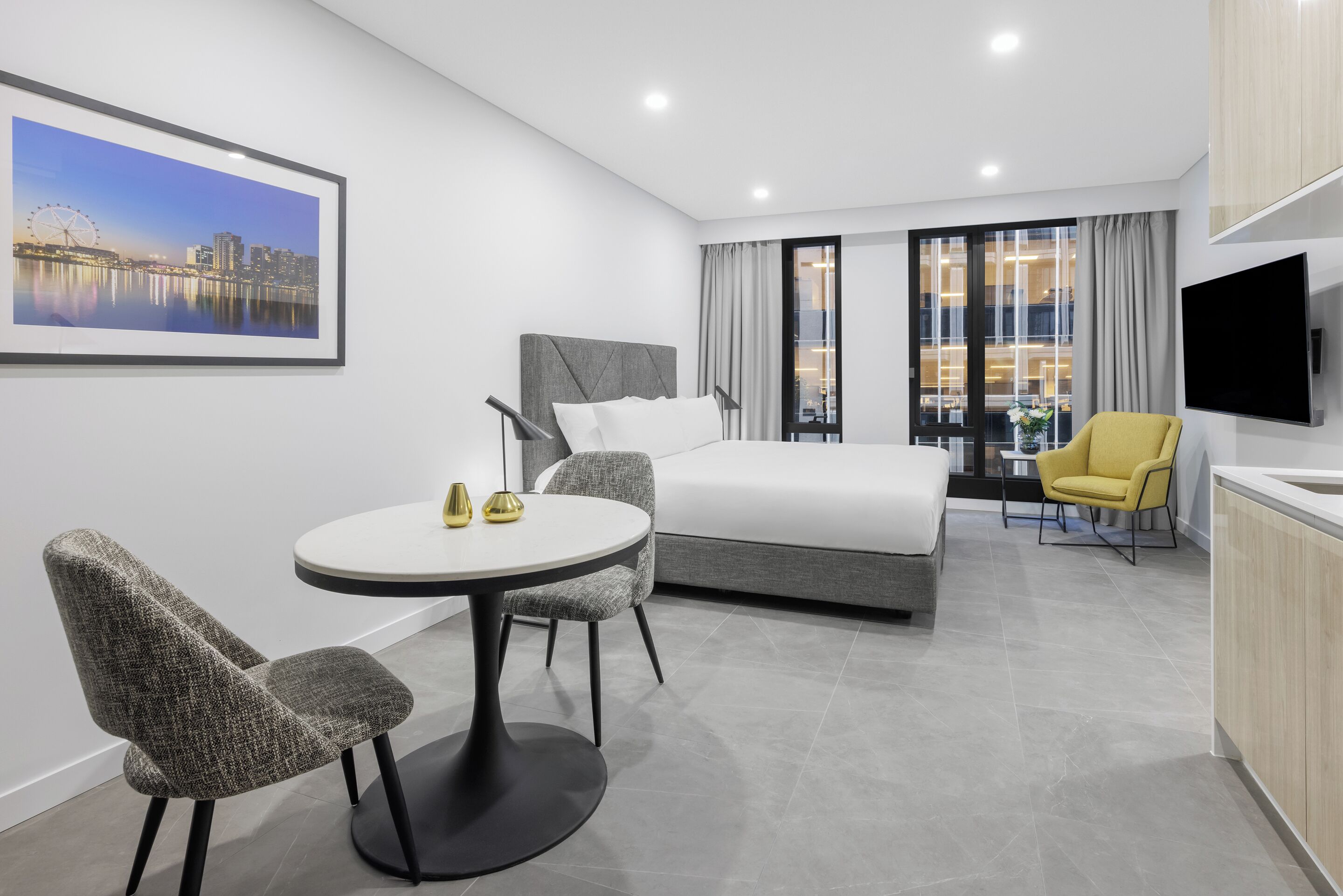 Meriton Suites King Street Melbourne