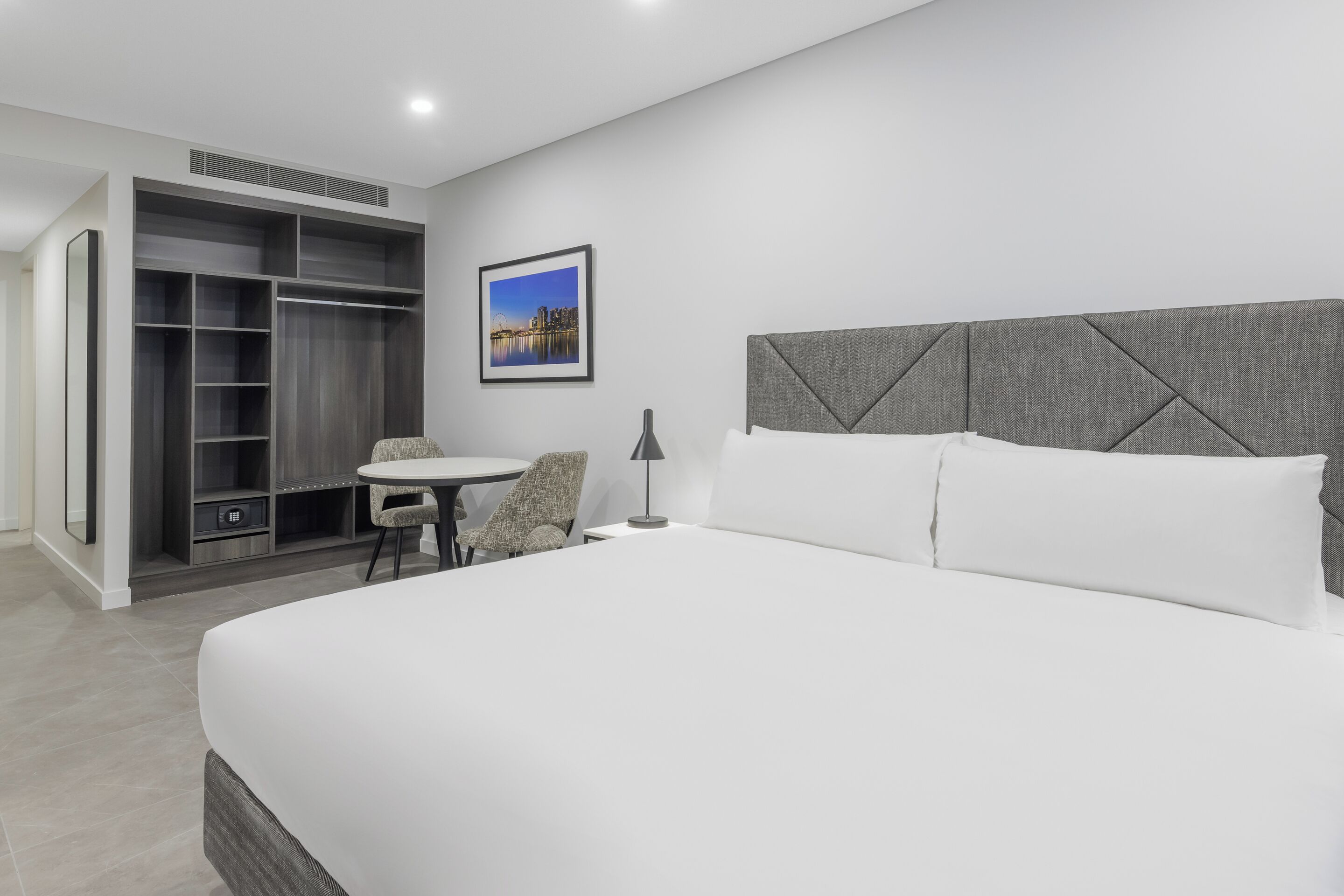Meriton Suites King Street Melbourne