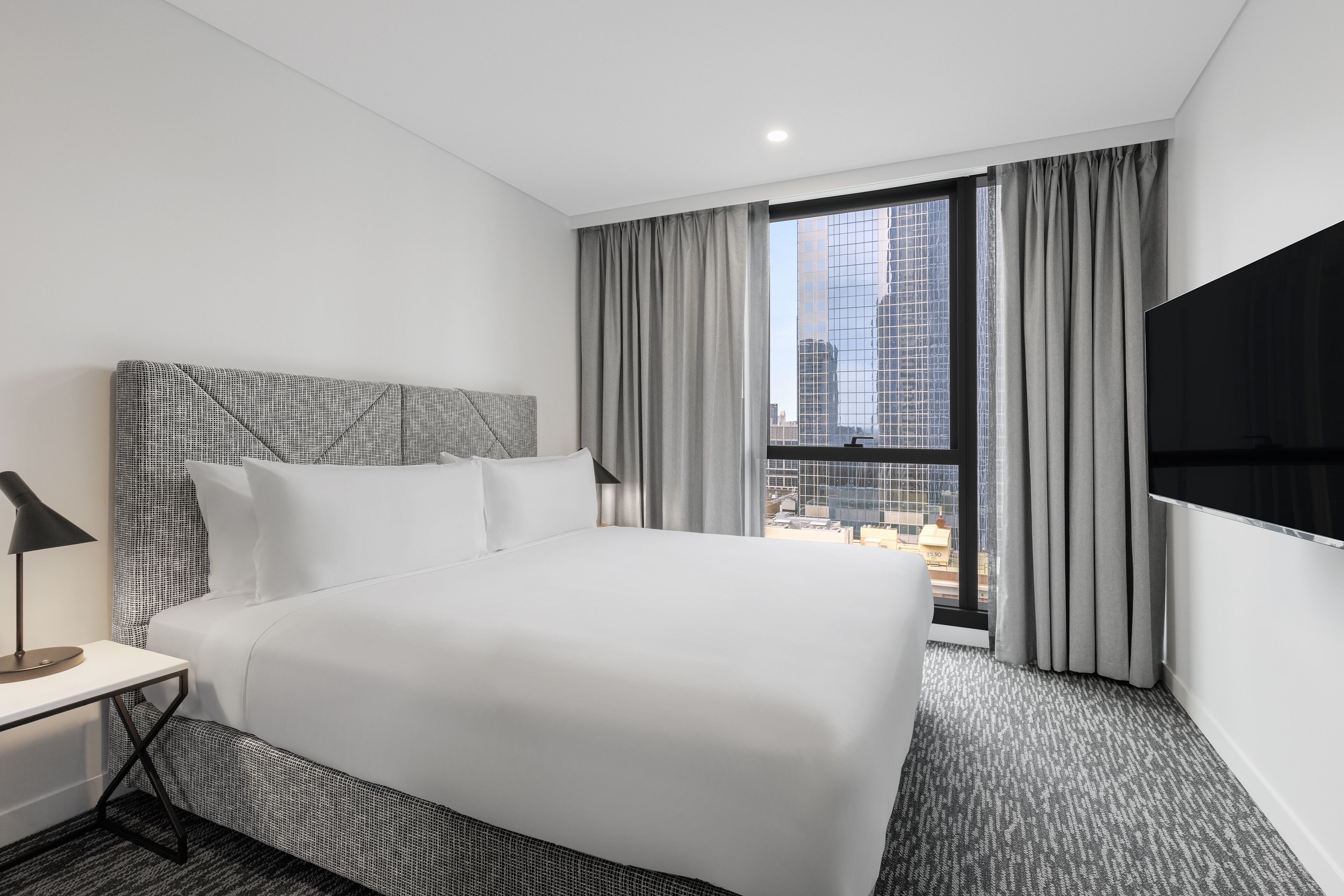Meriton Suites King Street Melbourne