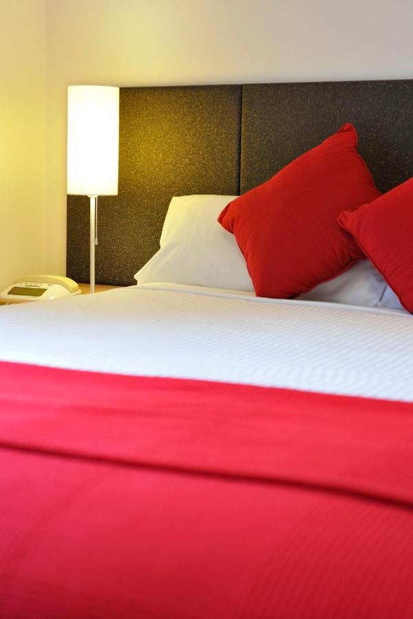 Metro Apartments on Bank Place Melbourne