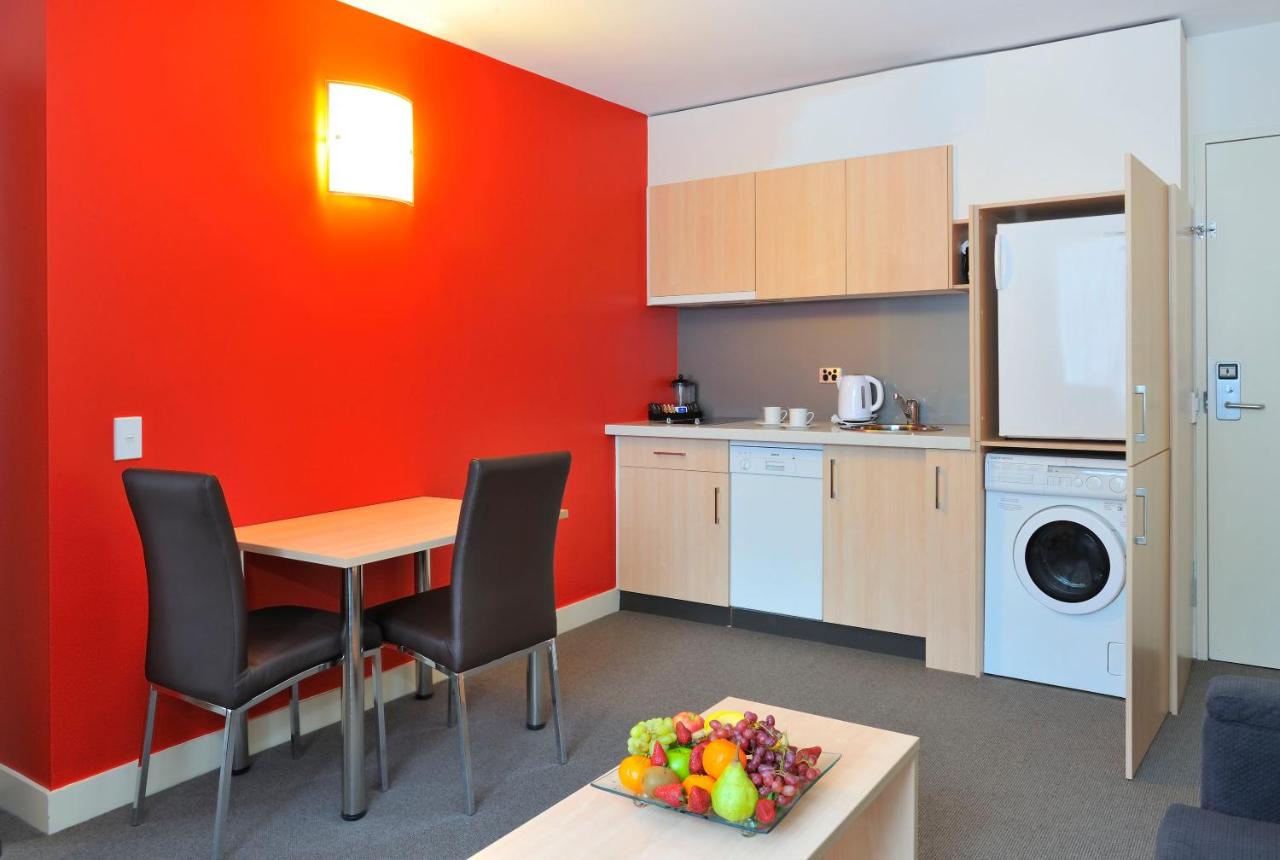 Metro Apartments on Bank Place Melbourne