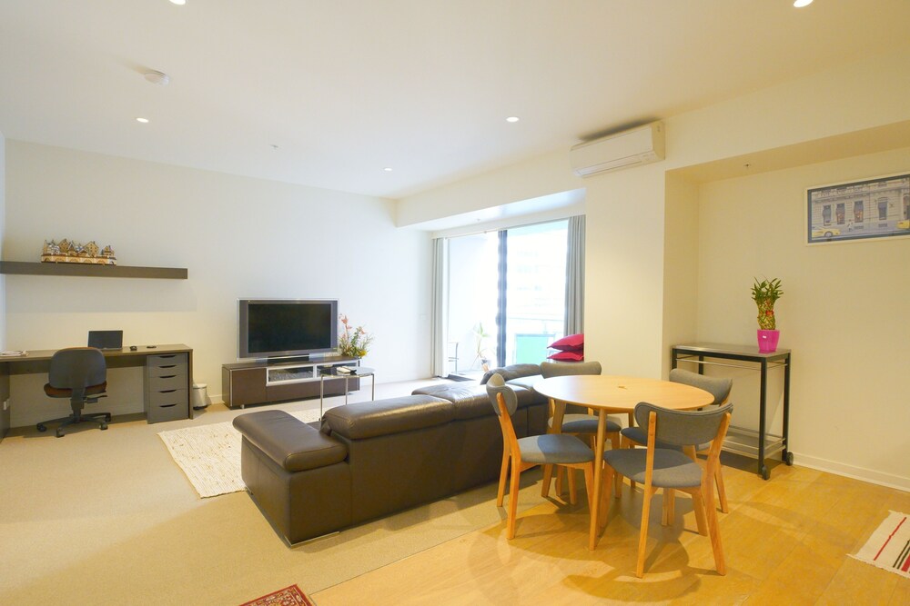 MH Private Apartments @ The William